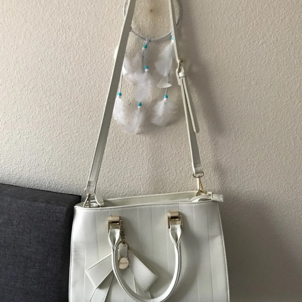 White shoulder bag
